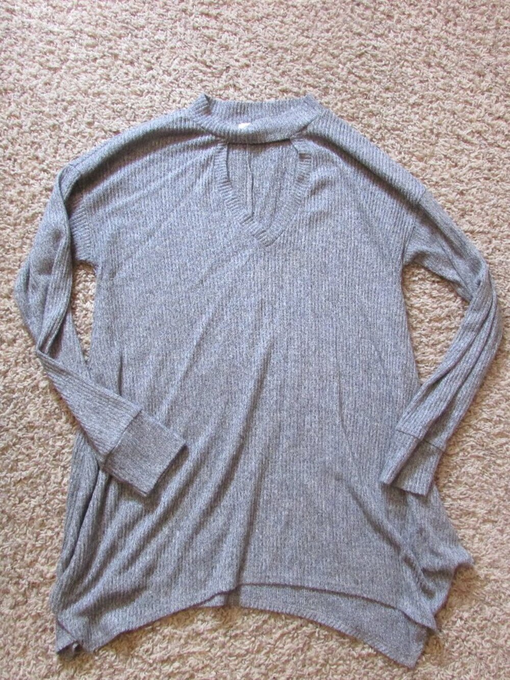 Maurices Large Gray Peephole Neck Longer Tunic Knit Top Uneven Bottom Soft